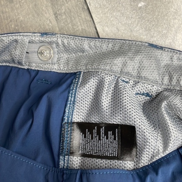 THE North Face boys blue moisture wicking shorts w/ adjustable waistband. XL - Picture 14 of 16